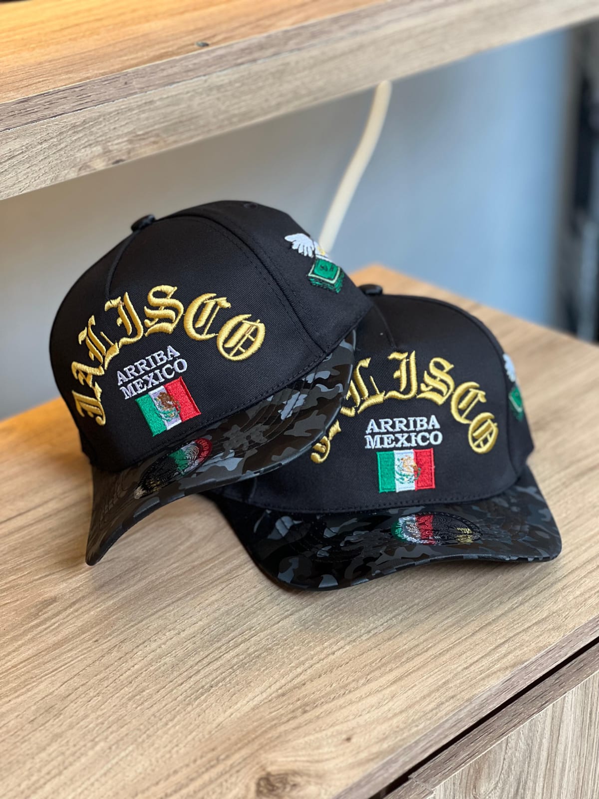 Vista 2 de Gorra Belica Jalisco - REF: Negra Jalisco Dorado